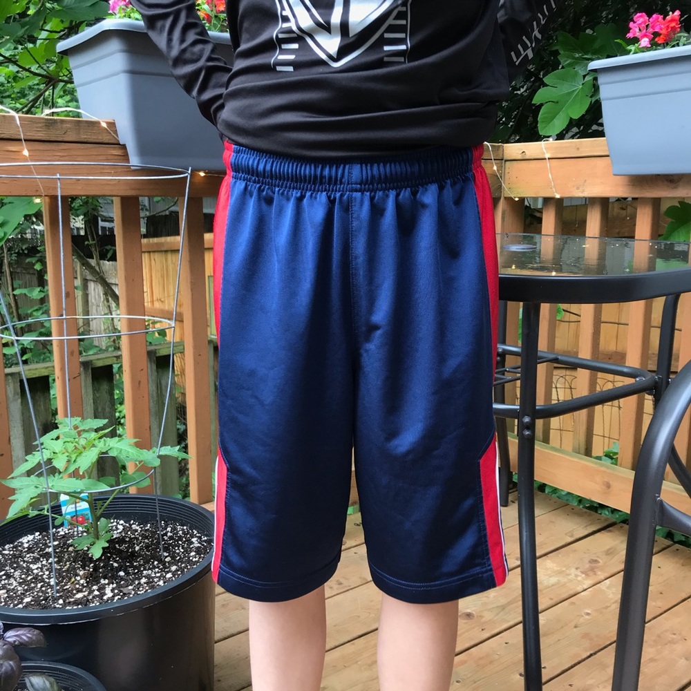 Nike Boy’s Basketball Shorts Medium(8-10)